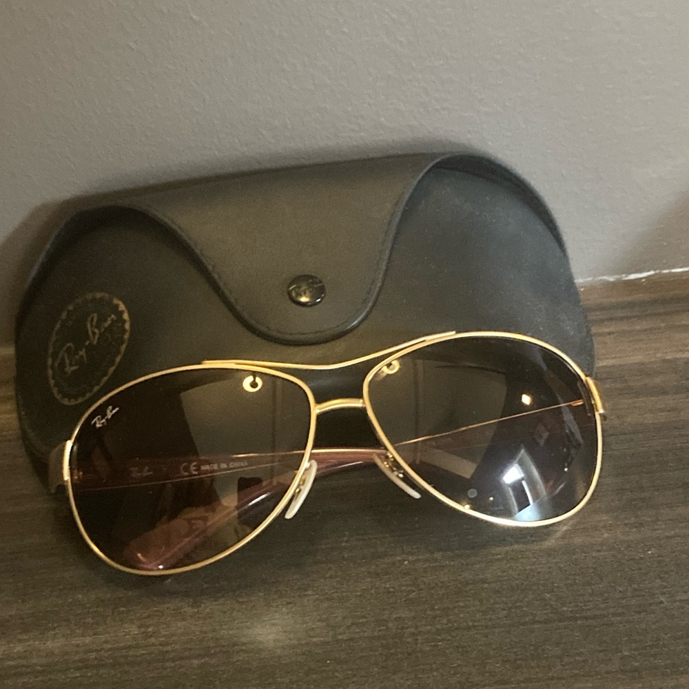 Beautiful Women’s Ray Ban Aviator Sunglasses- rare Purple and Gold